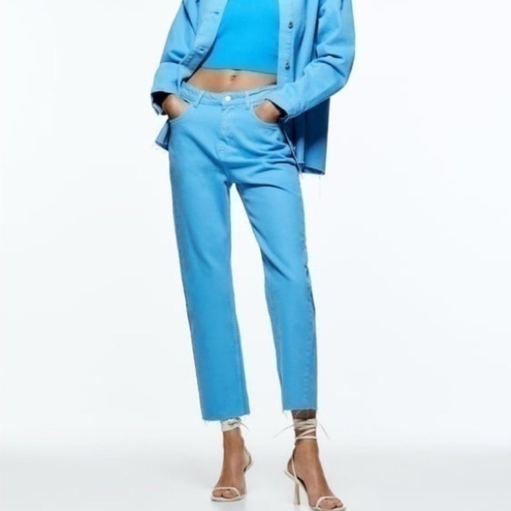 NWT ZARA Solid color mom fit Jeans